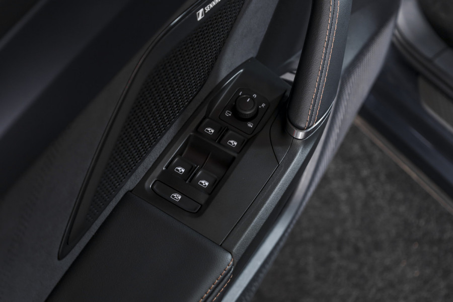 CUPRA Formentor 1.5 TSI e-Hybrid 272 PK VZ Performance | Dig. Cockpit | Adapt. Cruise | Stoel-+Stuurverw. | PDC | Camera | NAV + App. Connect | ECC | Sennheiser | Elek. Klep | LM 19" | 6918