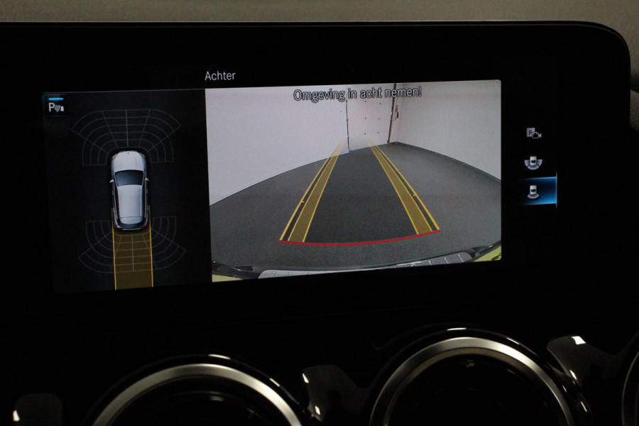 Mercedes-Benz GLA 200 Automaat Progressive Mercedes-Benz GLA-klasse 200 Progressive | Navigatie | Camera | Lederen Bekleding | Elektrische Achterklep | DAB  LED |