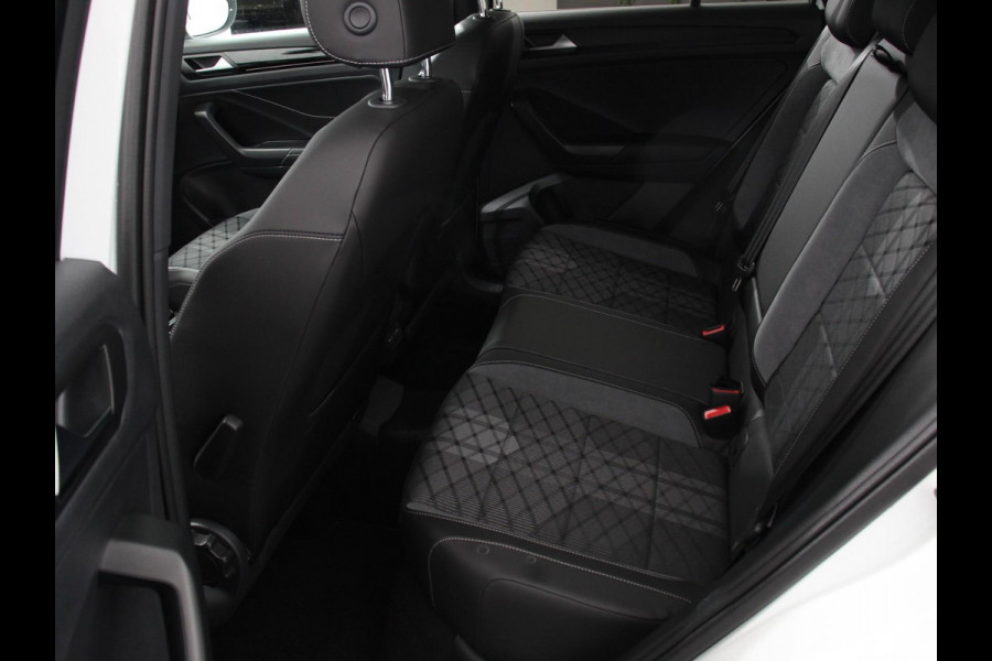 Volkswagen T-Roc 1.5 TSI DSG R-Line+Blackpack Climate control | Adaptieve cruise control | Panoramadak | LED | Navigatie | Achteruitrijcamera | Parkeersensoren | Apple Carplay/ Android Auto | Radio