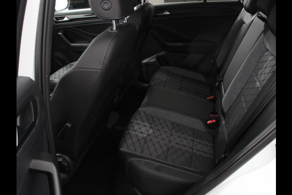 Volkswagen T-Roc 1.5 TSI DSG R-Line+Blackpack Climate control | Adaptieve cruise control | Panoramadak | LED | Navigatie | Achteruitrijcamera | Parkeersensoren | Apple Carplay/ Android Auto | Radio