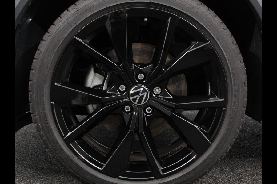 Volkswagen T-Roc 1.5 TSI DSG R-Line+Blackpack Climate control | Adaptieve cruise control | Panoramadak | LED | Navigatie | Achteruitrijcamera | Parkeersensoren | Apple Carplay/ Android Auto | Radio