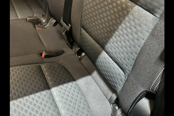 Ford Kuga 1.5 EcoBoost Fabrieksgarantie 1800KG Trekgewicht StoelVW Keyless Cruise Navi Airco PDC Led Dab Rijklaar