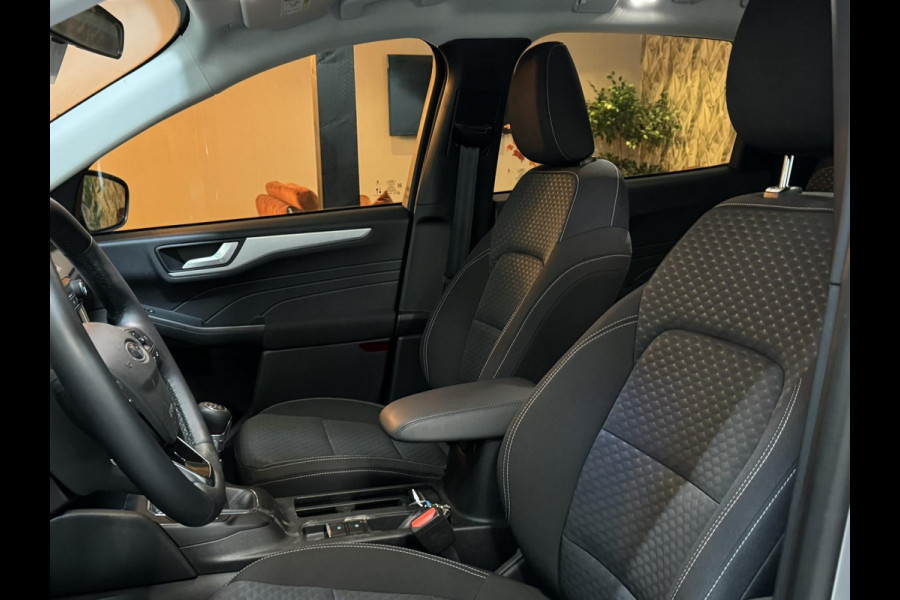 Ford Kuga 1.5 EcoBoost Fabrieksgarantie 1800KG Trekgewicht StoelVW Keyless Cruise Navi Airco PDC Led Dab Rijklaar