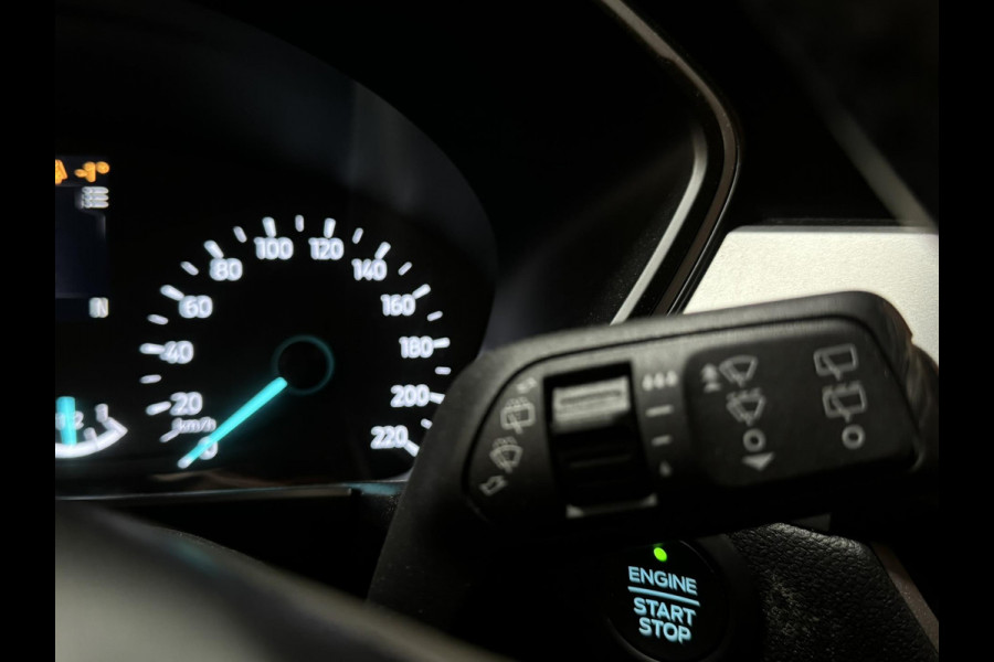 Ford Kuga 1.5 EcoBoost Fabrieksgarantie 1800KG Trekgewicht StoelVW Keyless Cruise Navi Airco PDC Led Dab Rijklaar