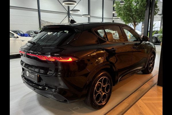 Alfa Romeo Tonale 1.5T Hybrid Ti Garantie StuurVW StoelVW Camera Adoptieve Cruise Elek Achterklep Navi Clima Led Dab Rijklaar