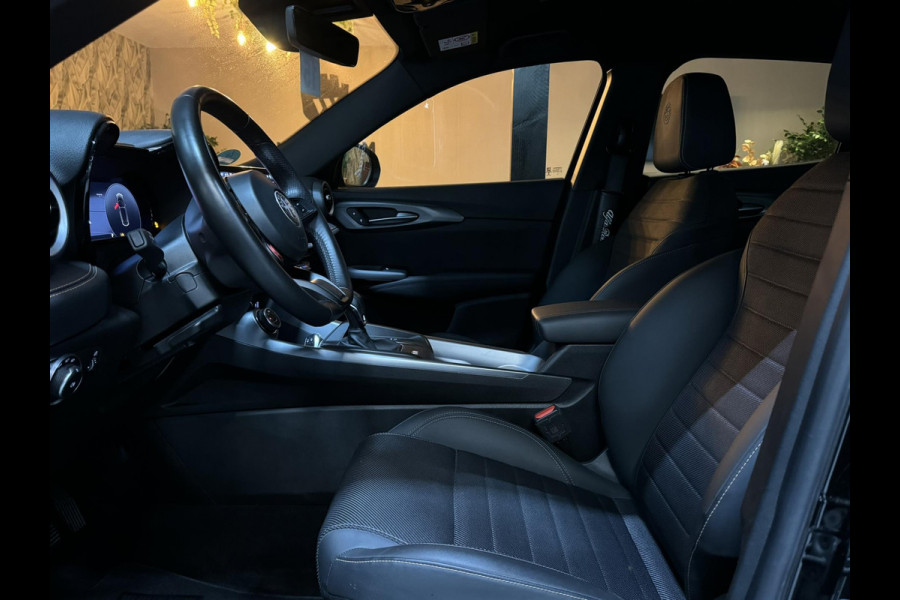 Alfa Romeo Tonale 1.5T Hybrid Ti Garantie StuurVW StoelVW Camera Adoptieve Cruise Elek Achterklep Navi Clima Led Dab Rijklaar