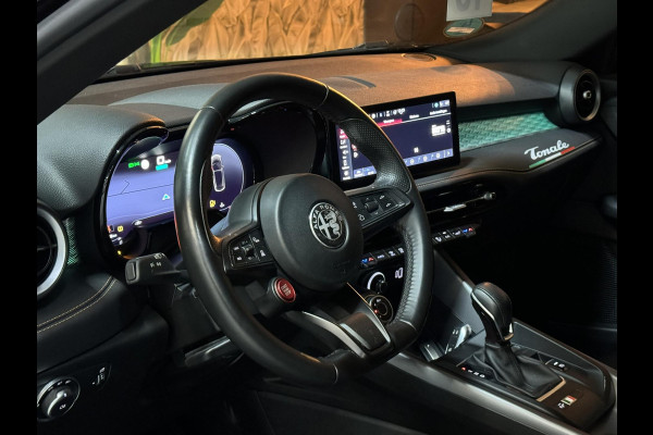 Alfa Romeo Tonale 1.5T Hybrid Ti Garantie StuurVW StoelVW Camera Adoptieve Cruise Elek Achterklep Navi Clima Led Dab Rijklaar