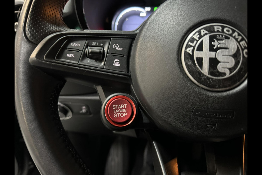 Alfa Romeo Tonale 1.5T Hybrid Ti Garantie StuurVW StoelVW Camera Adoptieve Cruise Elek Achterklep Navi Clima Led Dab Rijklaar
