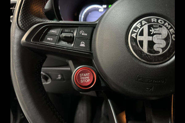 Alfa Romeo Tonale 1.5T Hybrid Ti Garantie StuurVW StoelVW Camera Adoptieve Cruise Elek Achterklep Navi Clima Led Dab Rijklaar