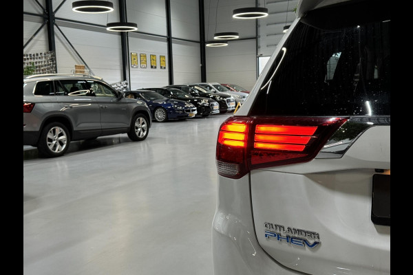 Mitsubishi Outlander 2.4 PHEV Intense Garantie Camera Navi StoelVW LED Cruise Clima Rijklaar