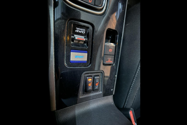 Mitsubishi Outlander 2.4 PHEV Intense Garantie Camera Navi StoelVW LED Cruise Clima Rijklaar