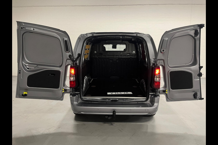 Peugeot Partner 1.5 BlueHDI 131pk euro6 Premium, Airco, CruiseControl, Camera, navigatie, Metallic, Trekhaak, LMV, Rijklaarprijs!