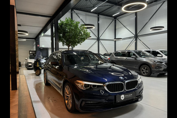 BMW 5 Serie Touring 520i Sport Line M Garantie Pano Memory StoelVentilatie StoelVW Elek Stuur Elek Achterklep Navi Cruise Rijklaar