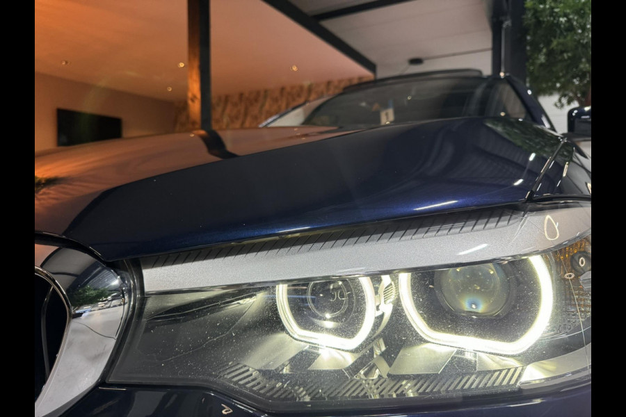 BMW 5 Serie Touring 520i Sport Line M Garantie Pano Memory StoelVentilatie StoelVW Elek Stuur Elek Achterklep Navi Cruise Rijklaar