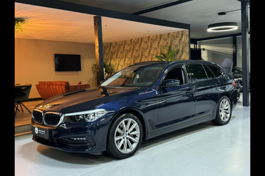 BMW 5 Serie Touring 520i Sport Line M Garantie Pano Memory StoelVentilatie StoelVW Elek Stuur Elek Achterklep Navi Cruise Rijklaar