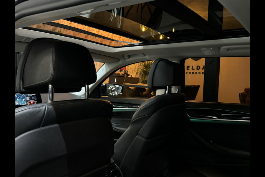 BMW 5 Serie Touring 520i Sport Line M Garantie Pano Memory StoelVentilatie StoelVW Elek Stuur Elek Achterklep Navi Cruise Rijklaar