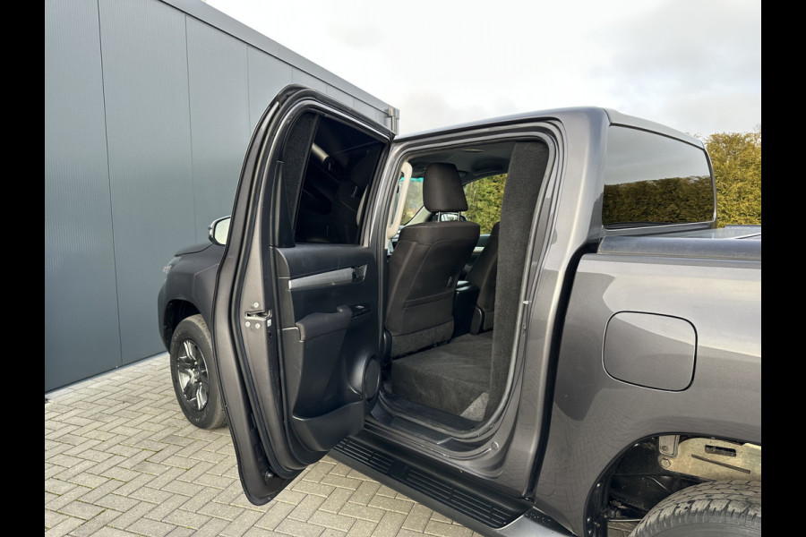 Toyota Hilux 2.4 D-4D AUTOMAAT / 4x4 / 1e EIG. / 3.500 KG AHG / CAMERA / TREKHAAK / ECC / ADAPTIVE CRUISE / CARPLAY