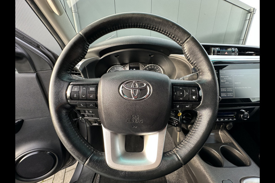 Toyota Hilux 2.4 D-4D AUTOMAAT / 4x4 / 1e EIG. / 3.500 KG AHG / CAMERA / TREKHAAK / ECC / ADAPTIVE CRUISE / CARPLAY
