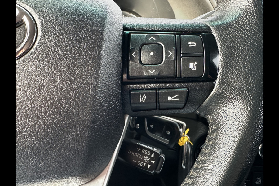 Toyota Hilux 2.4 D-4D AUTOMAAT / 4x4 / 1e EIG. / 3.500 KG AHG / CAMERA / TREKHAAK / ECC / ADAPTIVE CRUISE / CARPLAY