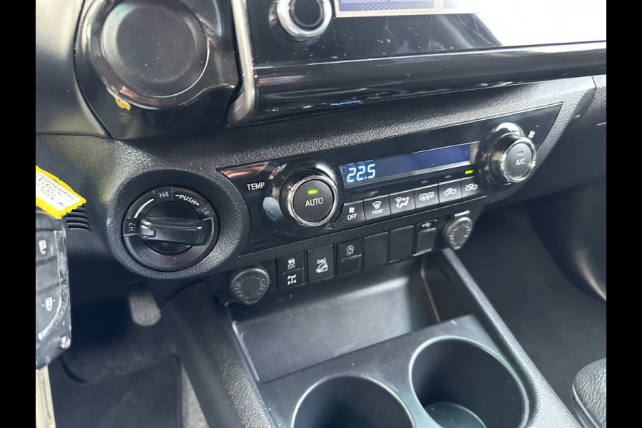 Toyota Hilux 2.4 D-4D AUTOMAAT / 4x4 / 1e EIG. / 3.500 KG AHG / CAMERA / TREKHAAK / ECC / ADAPTIVE CRUISE / CARPLAY