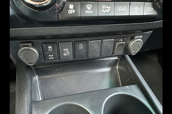 Toyota Hilux 2.4 D-4D AUTOMAAT / 4x4 / 1e EIG. / 3.500 KG AHG / CAMERA / TREKHAAK / ECC / ADAPTIVE CRUISE / CARPLAY