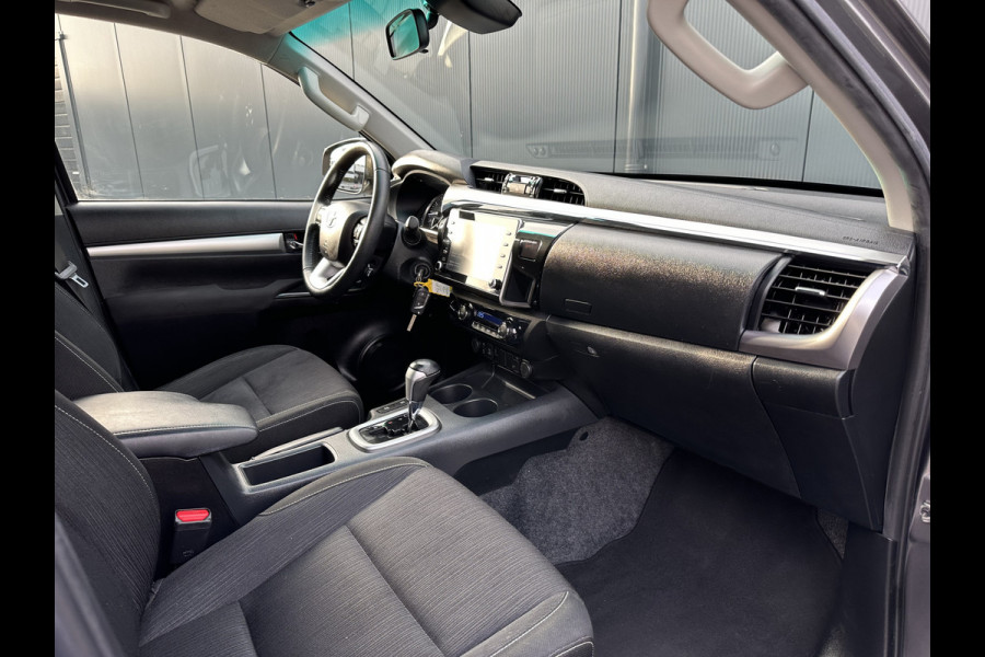 Toyota Hilux 2.4 D-4D AUTOMAAT / 4x4 / 1e EIG. / 3.500 KG AHG / CAMERA / TREKHAAK / ECC / ADAPTIVE CRUISE / CARPLAY