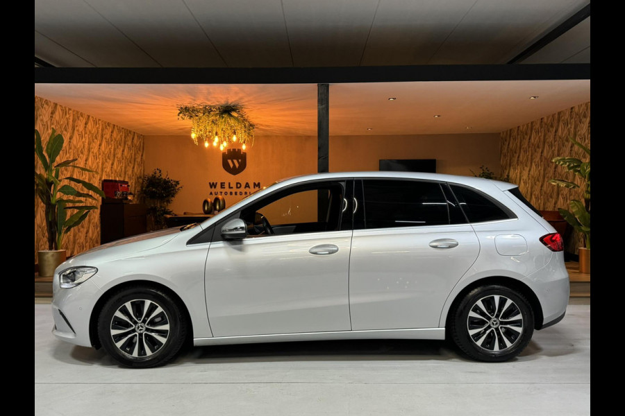 Mercedes-Benz B-Klasse 180 Business Solution NAP Garantie Carplay Camera Elek. Achterklep Led Cruise Clima Navi Rijklaar