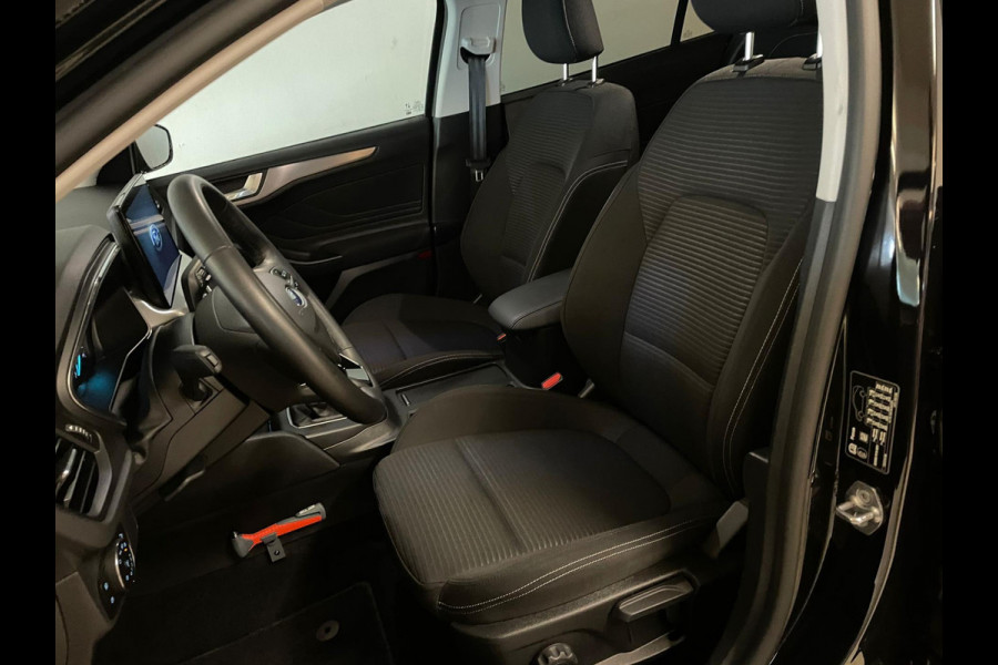 Ford Focus 1.0 EcoBoost Hybrid Titanium AIRCO NAVI CRUISE ELEK RAMEN CENT VERG VELGEN KEYLESS PRIVACYGLAS NIEUWSTAAT