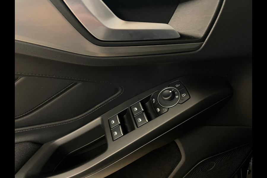 Ford Focus 1.0 EcoBoost Hybrid Titanium AIRCO NAVI CRUISE ELEK RAMEN CENT VERG VELGEN KEYLESS PRIVACYGLAS NIEUWSTAAT