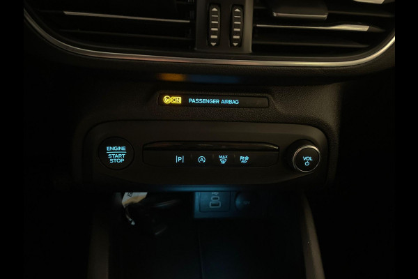 Ford Focus 1.0 EcoBoost Hybrid Titanium AIRCO NAVI CRUISE ELEK RAMEN CENT VERG VELGEN KEYLESS PRIVACYGLAS NIEUWSTAAT