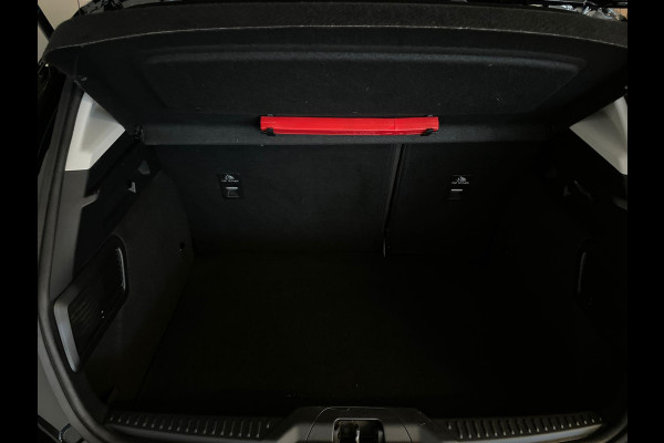 Ford Focus 1.0 EcoBoost Hybrid Titanium AIRCO NAVI CRUISE ELEK RAMEN CENT VERG VELGEN KEYLESS PRIVACYGLAS NIEUWSTAAT