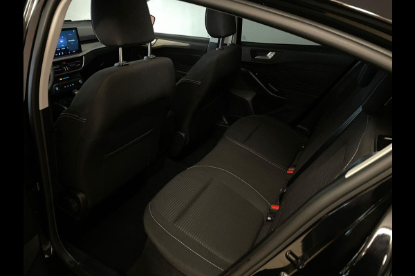 Ford Focus 1.0 EcoBoost Hybrid Titanium AIRCO NAVI CRUISE ELEK RAMEN CENT VERG VELGEN KEYLESS PRIVACYGLAS NIEUWSTAAT