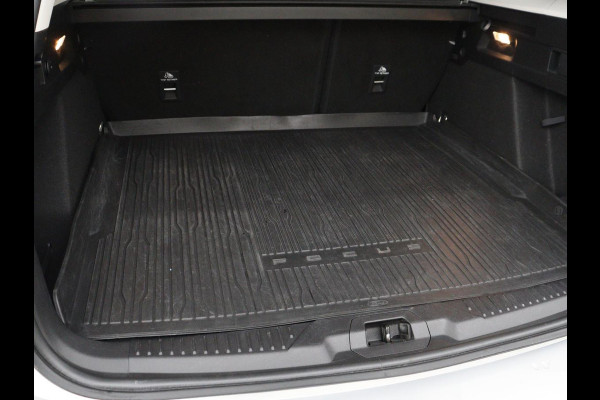 Ford Focus 1.0 EcoBoost Hybrid Active | Stoelverwarming | Trekhaak | Camera | Stuurverwarming | Carplay | Keyless | Full LED | Navigatie | Parkeerhulp | Climate control | Cruise control