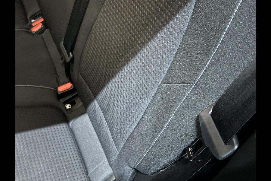 Ford FOCUS Wagon 1.0 EcoBoost Active Business Garantie Carplay Camera StuurVW StoelVW PDC Cruise Clima Navi Led Dab Rijklaar