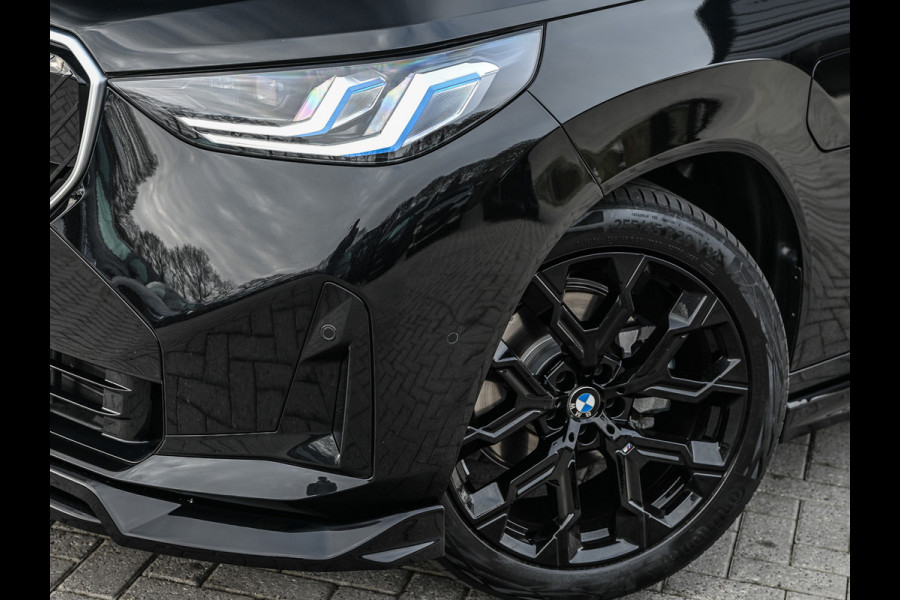 BMW X3 30e xDrive 300pk M-Sport | Panorama dak | Sport stoelen | Driving Assistant Plus | Dab+ | Harman/Kardon | Adaptive Led | Head-Up | 360 Camera | Comfort Access | Ambiance Interieur  | Iconic Glow