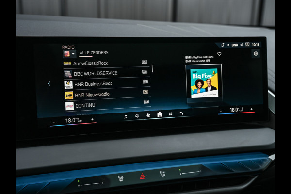 BMW X3 30e xDrive 300pk M-Sport | Panorama dak | Sport stoelen | Driving Assistant Plus | Dab+ | Harman/Kardon | Adaptive Led | Head-Up | 360 Camera | Comfort Access | Ambiance Interieur  | Iconic Glow