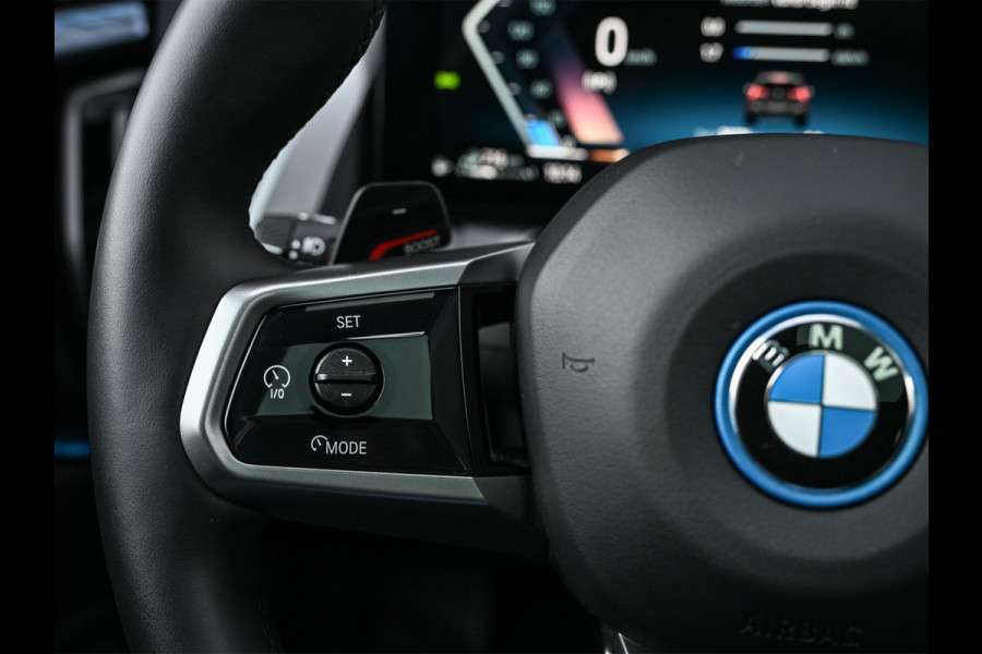 BMW X3 30e xDrive 300pk M-Sport | Panorama dak | Sport stoelen | Driving Assistant Plus | Dab+ | Harman/Kardon | Adaptive Led | Head-Up | 360 Camera | Comfort Access | Ambiance Interieur  | Iconic Glow