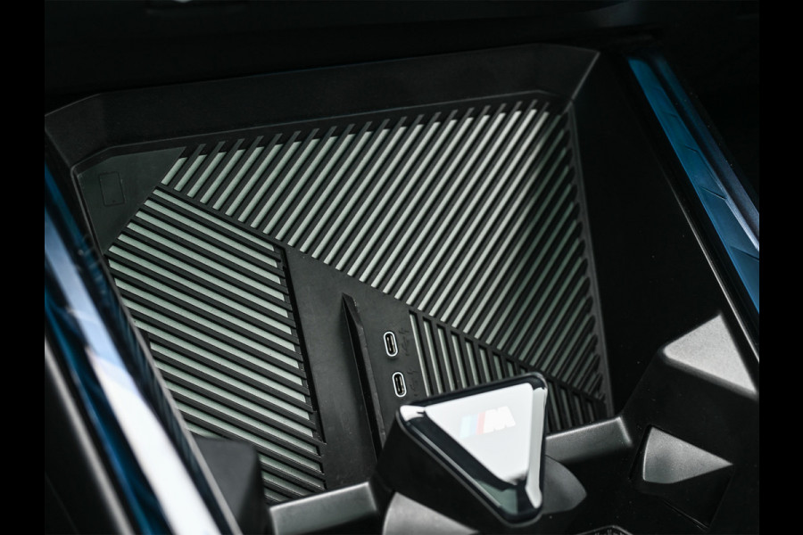 BMW X3 30e xDrive 300pk M-Sport | Panorama dak | Sport stoelen | Driving Assistant Plus | Dab+ | Harman/Kardon | Adaptive Led | Head-Up | 360 Camera | Comfort Access | Ambiance Interieur  | Iconic Glow