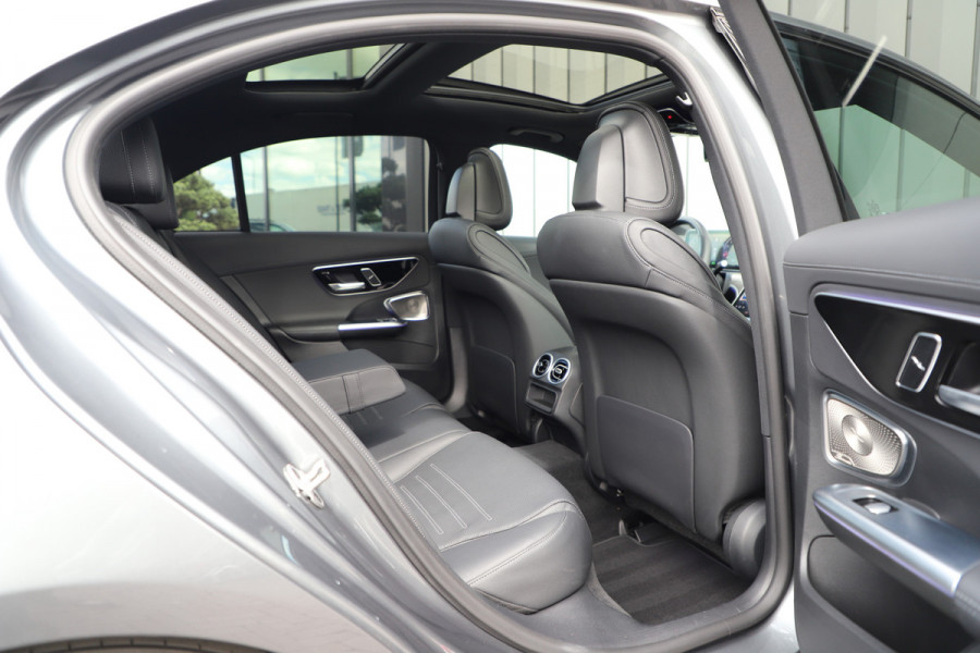 Mercedes-Benz C-Klasse 200 AMG | Pano | Burmester | Sfeerverlichting | Distronic | Keyles-go | Memory | Carbon | Digital-light | NL-auto | 2021.