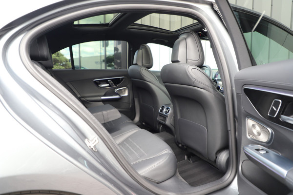 Mercedes-Benz C-Klasse 200 AMG | Pano | Burmester | Sfeerverlichting | Distronic | Keyles-go | Memory | Carbon | Digital-light | NL-auto | 2021.