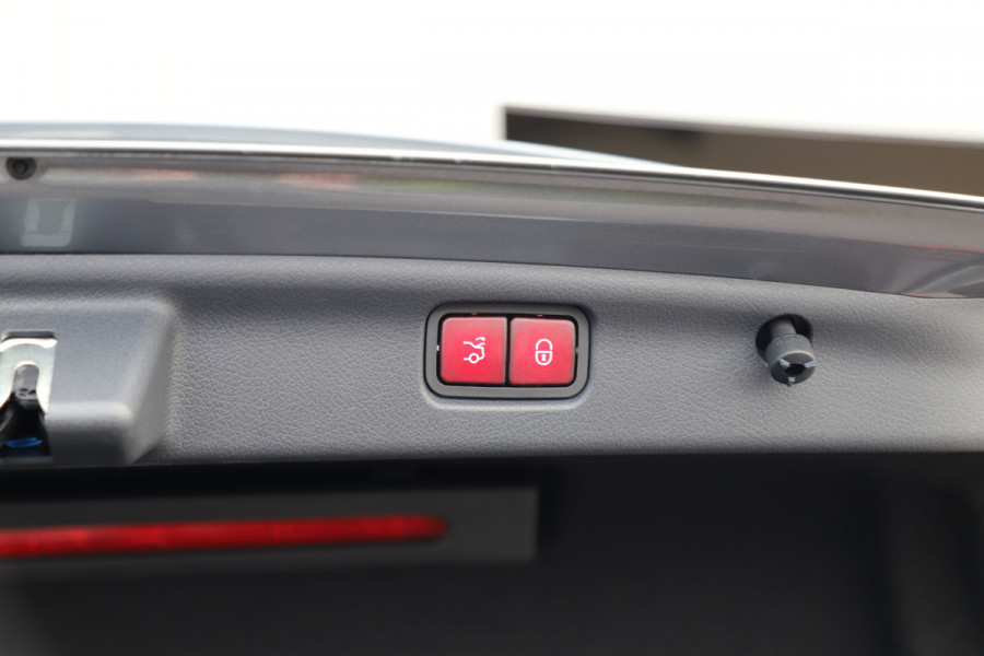 Mercedes-Benz C-Klasse 200 AMG | Pano | Burmester | Sfeerverlichting | Distronic | Keyles-go | Memory | Carbon | Digital-light | NL-auto | 2021.