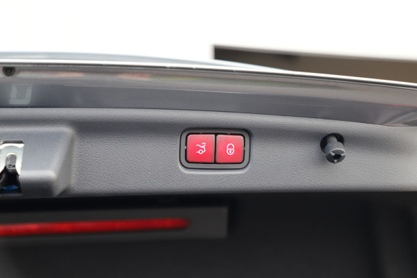 Mercedes-Benz C-Klasse 200 AMG | Pano | Burmester | Sfeerverlichting | Distronic | Keyles-go | Memory | Carbon | Digital-light | NL-auto | 2021.