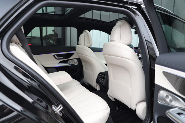 Mercedes-Benz E-Klasse Estate 300e AMG | 313PK | Head-up | Hyperscreen | Burmester 4D | Sfeerverlichting | Keyless-go | Distronic+ | Trekhaak | 2024.