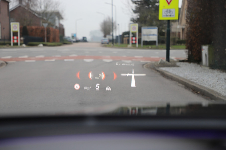 Mercedes-Benz E-Klasse Estate 300e AMG | 313PK | Head-up | Hyperscreen | Burmester 4D | Sfeerverlichting | Keyless-go | Distronic+ | Trekhaak | 2024.