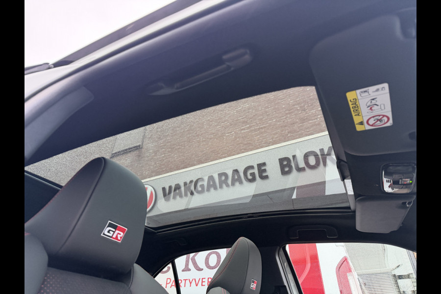 Toyota Yaris Cross 1.5 Hybrid GR Sport / Bi tone | Pano dak | JBL | Elektrische achterklep | Rijklaar!!!