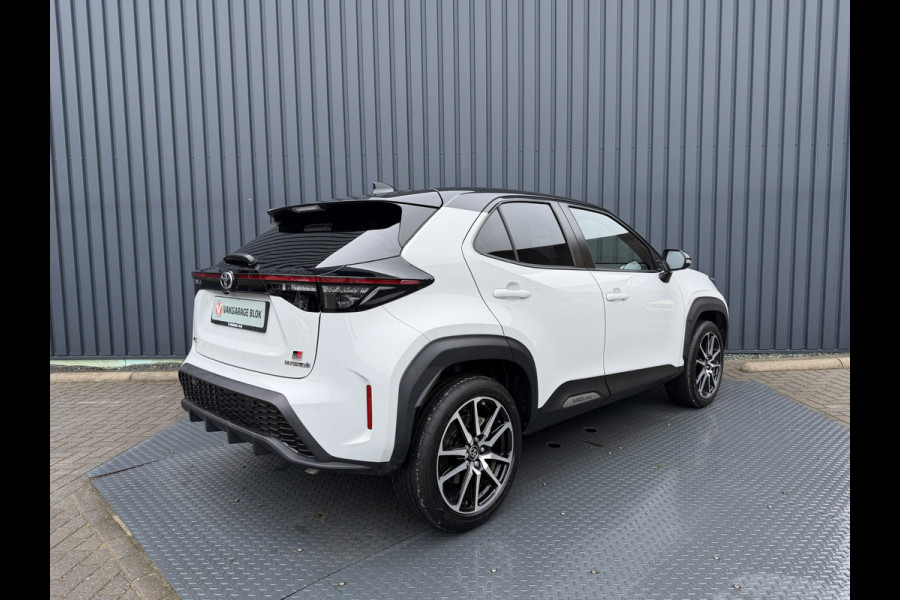 Toyota Yaris Cross 1.5 Hybrid GR Sport / Bi tone | Pano dak | JBL | Elektrische achterklep | Rijklaar!!!