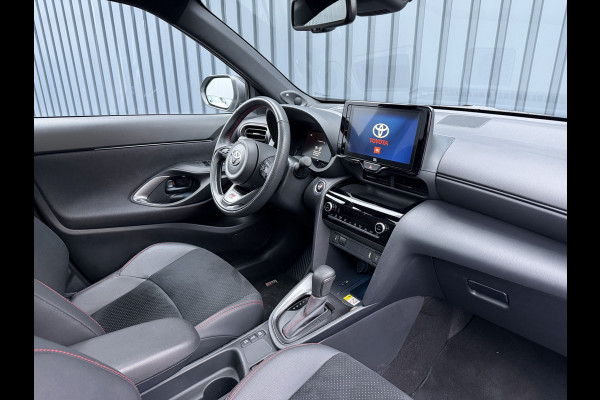 Toyota Yaris Cross 1.5 Hybrid GR Sport / Bi tone | Pano dak | JBL | Elektrische achterklep | Rijklaar!!!