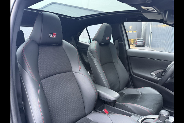Toyota Yaris Cross 1.5 Hybrid GR Sport / Bi tone | Pano dak | JBL | Elektrische achterklep | Rijklaar!!!