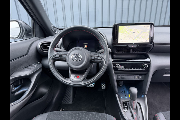 Toyota Yaris Cross 1.5 Hybrid GR Sport / Bi tone | Pano dak | JBL | Elektrische achterklep | Rijklaar!!!