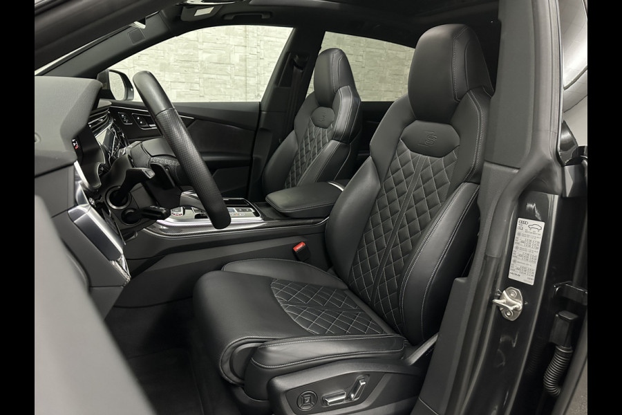 Audi Q8 SQ8 4.0 V8 | RS-Stoelen | Panorama | Massage | Ventilatie | 23'' | B&O Sound | Trekhaak | Bovag Garantie | Carbon | Luchtvering | Black-Optic | Nw.Pr, 220733,=  | Memory | Leder | Matrix-LED | Carplay | 57800,= ex bpm en btw export | BTW Auto 81300,= ex btw.